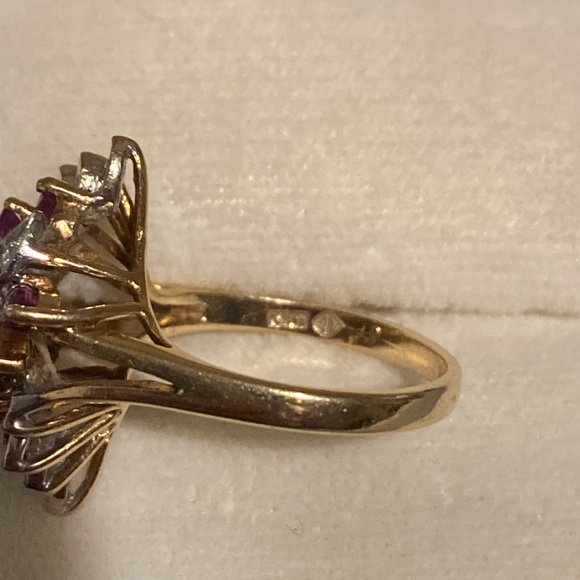 🩷🤍💛EUC Like New 14K Gold 10 Genuine Rubies & Diamonds Cocktail Ring - Size: 6 - Picture 13 of 15
